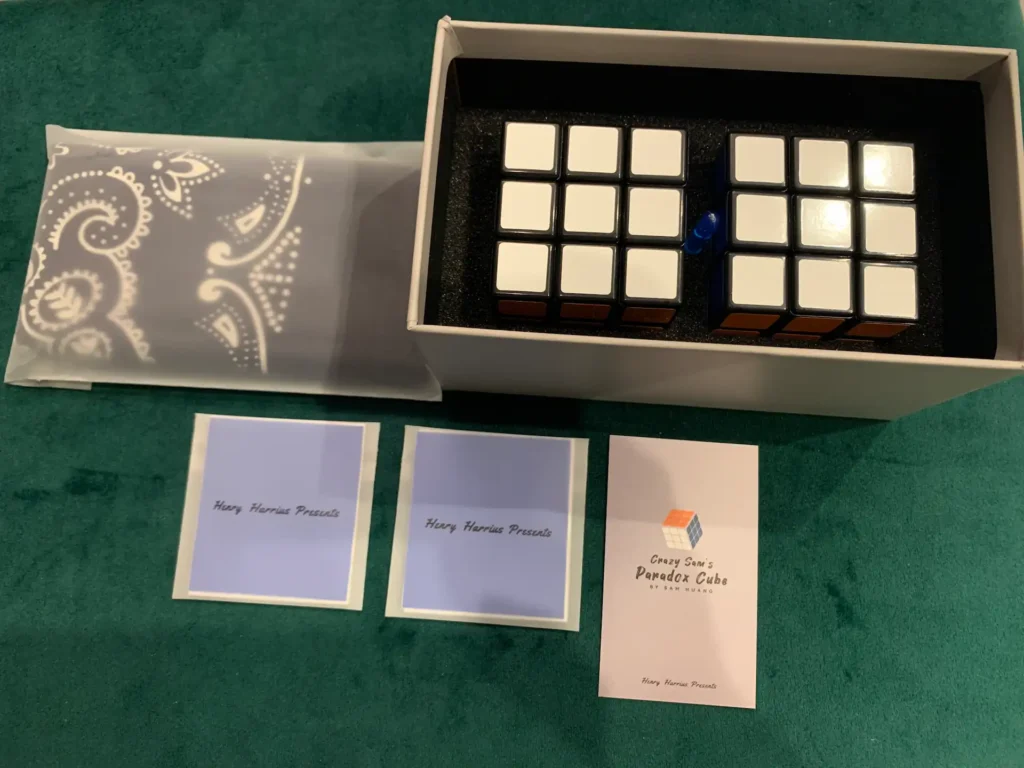 Crazy Sam's Paradox Cubeの内容物